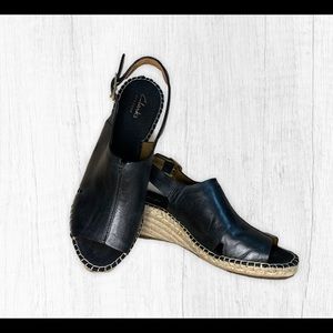 Clarks Black and Tan Sandals